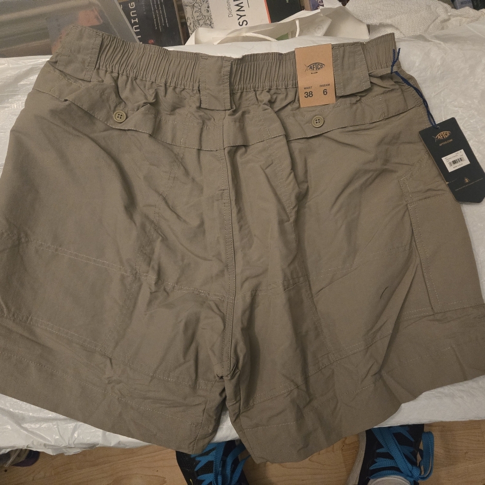 AFTCO Oak Cargo Shorts- Size 32 Only! - Picture 2 of 2